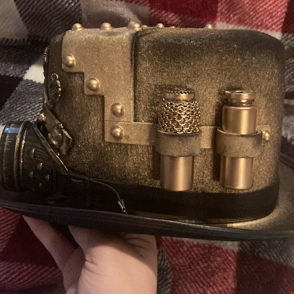 Hat - Picture 3 of 4